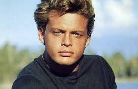 El Luis Miguel de los 90s y sus lecciones de estilo