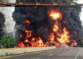 Choque provoca explosión de pipa con combustible en Tabasco; mueren 4 personas