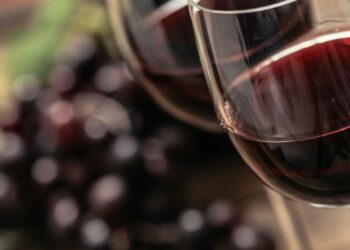 Tomar vino en la noche ¿es bueno para dormir?