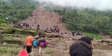 Alud de tierra en Nepal deja 9 personas muertas y 22 desaparecidas
