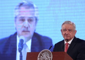 Presidente de Argentina agradece a AMLO ayuda para reestructura económica