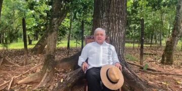 AMLO celebra negativa de registro a México Libre; “es un triunfo del pueblo”, señaló