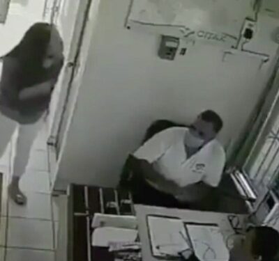 #LadyAgresiva, se le va a los golpes por meterse en la fila del pan