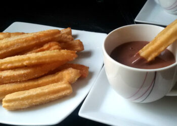 ¿Frío y días lluviosos? Prepara deliciosos churros caseros con esta receta