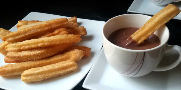 ¿Frío y días lluviosos? Prepara deliciosos churros caseros con esta receta