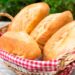 Bolillos caseros, una suave y crujiente receta