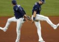 Rays ganan su primera serie de postemporada