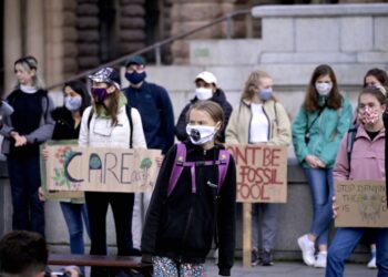 Reaparece Greta Thunberg en protestas por el medio ambiente