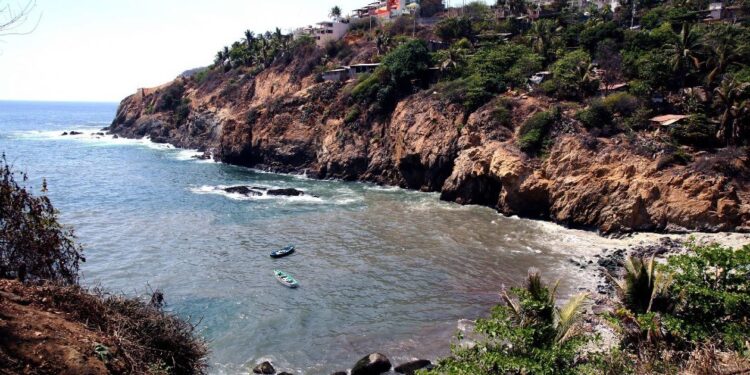Implementan operativo contra descargas de aguas residuales al mar de Acapulco
