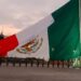 AMLO iza a media asta la bandera de México por víctimas de sismos de 1985 y 2017