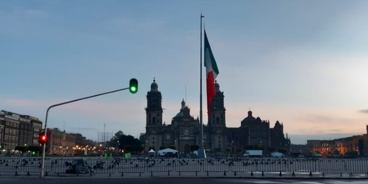 Ejército y GN resguardan el Zócalo, cerrado desde hoy por fiestas patrias