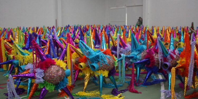 Acolman, en crisis por bajas ventas de piñatas debido a covid-19