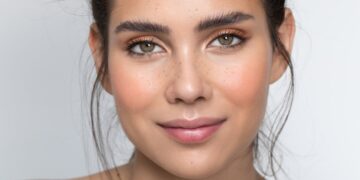 Las cejas tupidas dominarán este otoño