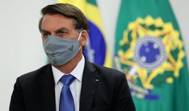 Bolsonaro afirma que «quedarse en casa» es para débiles