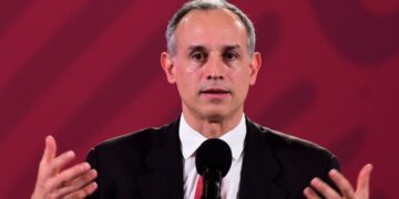 López-Gatell califica de fórmulas mágicas, propuestas de exsecretarios sobre pandemia