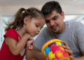 Juego con y de niña(o)s