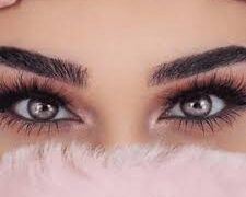 La guía para hacer crecer tus cejas