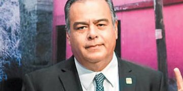 Ordenan detención de Raymundo Collins, exsecretario de Seguridad Pública de CDMX