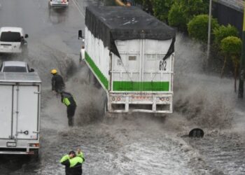 Guardia Nacional recupera tráiler con 134 mil litros de diésel robado en Jalisco