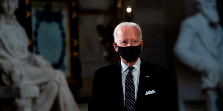 Biden publica sus impuestos antes del primer debate con Trump