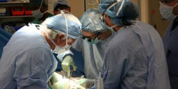 Realizan en México cirugía de trasplante bipulmonar a paciente tras covid-19