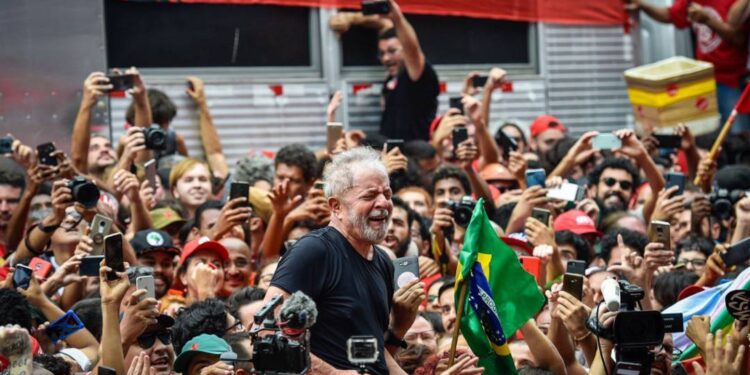 Lula dice que respaldará a cualquiera que pueda derrotar a Bolsonaro