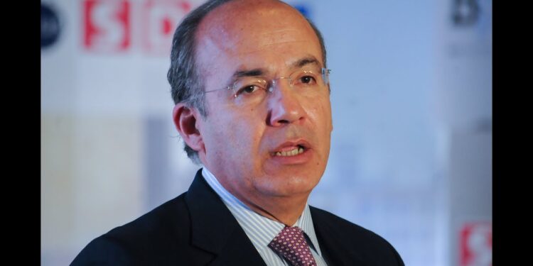 Calderón, incapaz de dejar el poder por beneficios o pendientes: Anabel Hernández