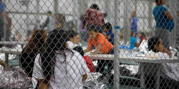 Denuncian esterilizaciones masivas en centros migrantes de EU