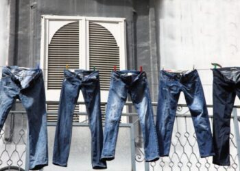 ¿Por qué aconsejan no lavar los jeans (casi) nunca?