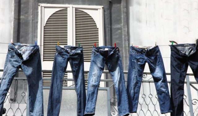 ¿Por qué aconsejan no lavar los jeans (casi) nunca?