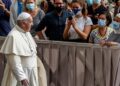 El papa Francisco retoma contacto con fieles