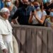 El papa Francisco retoma contacto con fieles