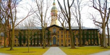 Evacúan Universidad de Princeton por amenaza de bomba