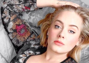 Adele exhibe un abdomen plano