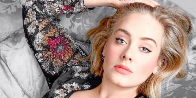 Adele exhibe un abdomen plano