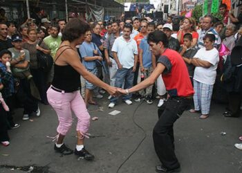 Dispositivos de vigilancia para inhibir bailes y festejos callejeros en Soledad por 16 de Septiembre