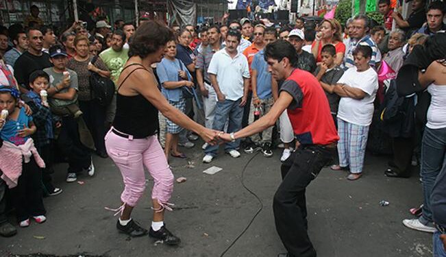 Dispositivos de vigilancia para inhibir bailes y festejos callejeros en Soledad por 16 de Septiembre