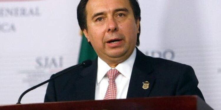 Por caso Ayotzinapa, Tomás Zerón robó millones de pesos de la PGR: Gertz