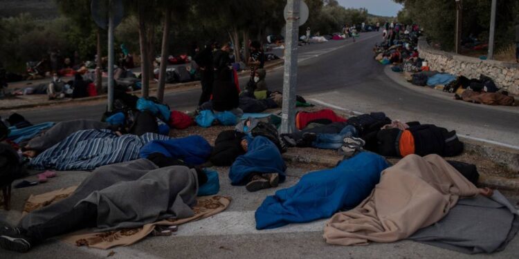 ONU pide solidaridad tras incendio en campamento de refugiados de Moria