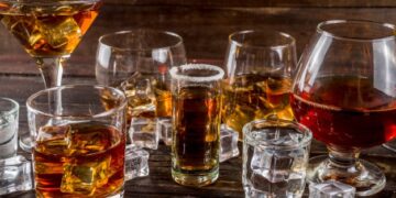 Profeco revela 5 marcas de licores que exceden alcohol permitido