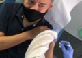 Primer mexicano se aplica vacuna de prueba Covid-19