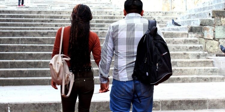 Concubina podrá pedir pensión alimenticia aunque su expareja esté casado