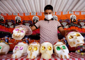 México acumula 89 mil 814 muertos y 901 mil 268 casos  de COVID-19