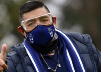 Maradona se somete a prueba para descartar covid-19