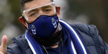 Maradona se somete a prueba para descartar covid-19
