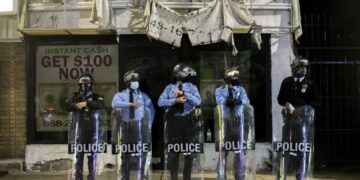 Toque de queda en Filadelfia, se despliega Guardia Nacional