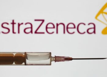 AstraZeneca para ensayos clínicos de vacuna covid debido a reacciones graves