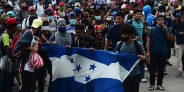 Caravana migrante de Honduras llega a México en unos días
