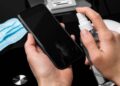 Coronavirus podría sobrevivir en los celulares por 28 días