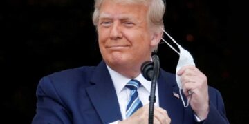 Trump presume ser ‘inmune’ al covid-19